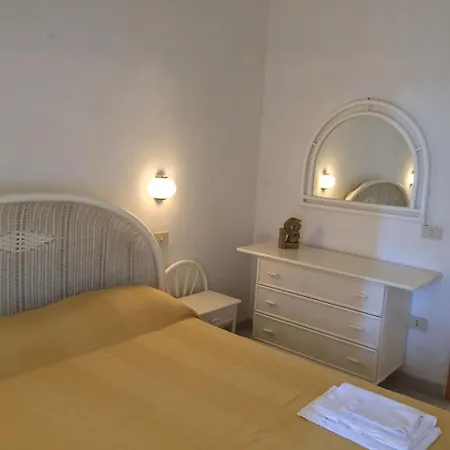 Locazione Turistica Porto Coda Cavallo.2 Apartment *